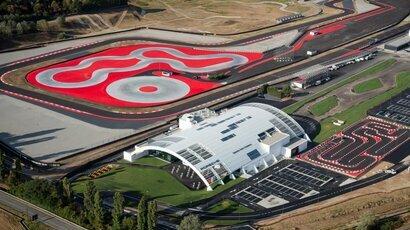 Восьмой в мире центр Porsche Experience открылся в Италии